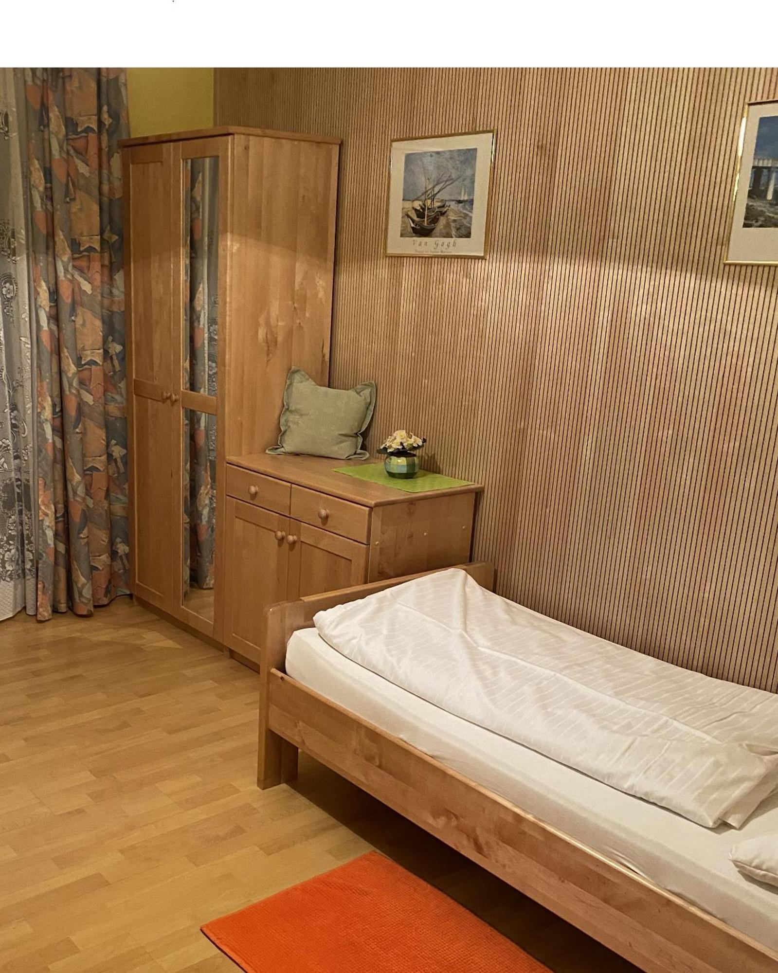 Hotel-Restaurant-Vinothek Felix Sommer Auersthal Bagian luar foto